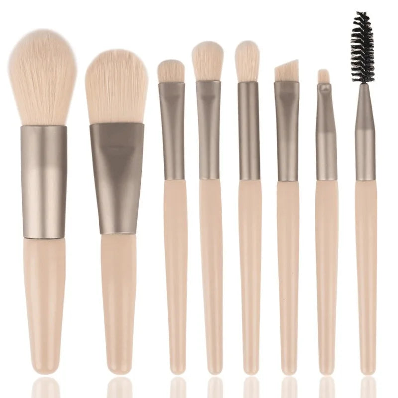 Kit com 8 Pincéis de Maquiagem Profissionais – Nylon & Plástico Transforme sua maquiagem.