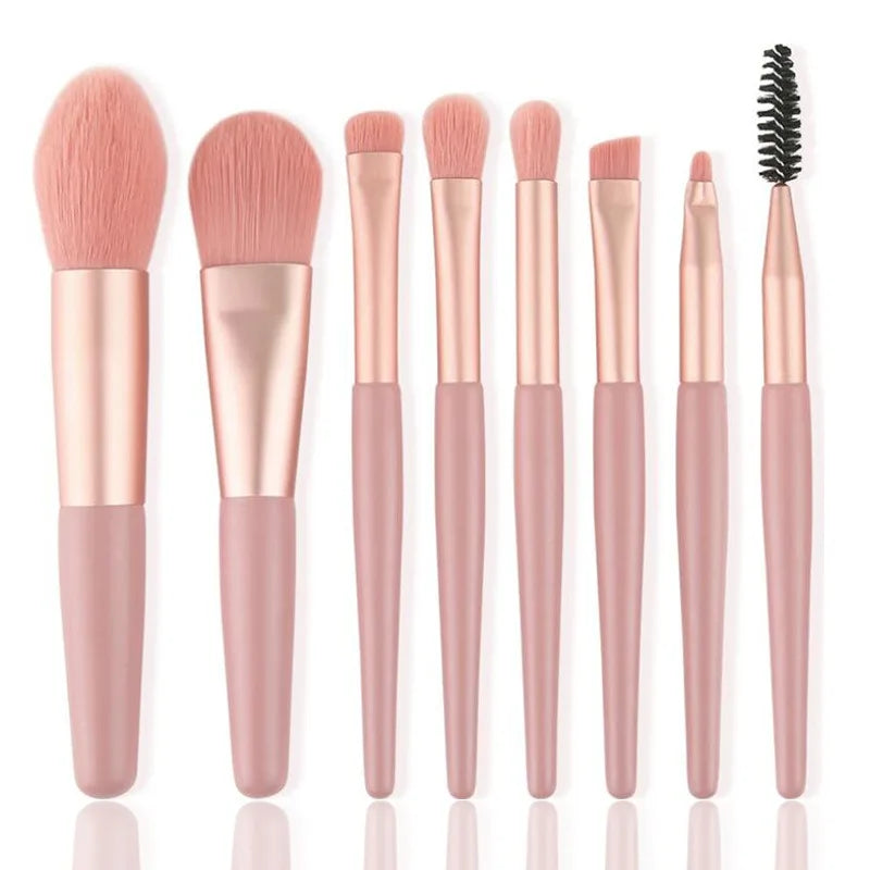 Kit com 8 Pincéis de Maquiagem Profissionais – Nylon & Plástico Transforme sua maquiagem.